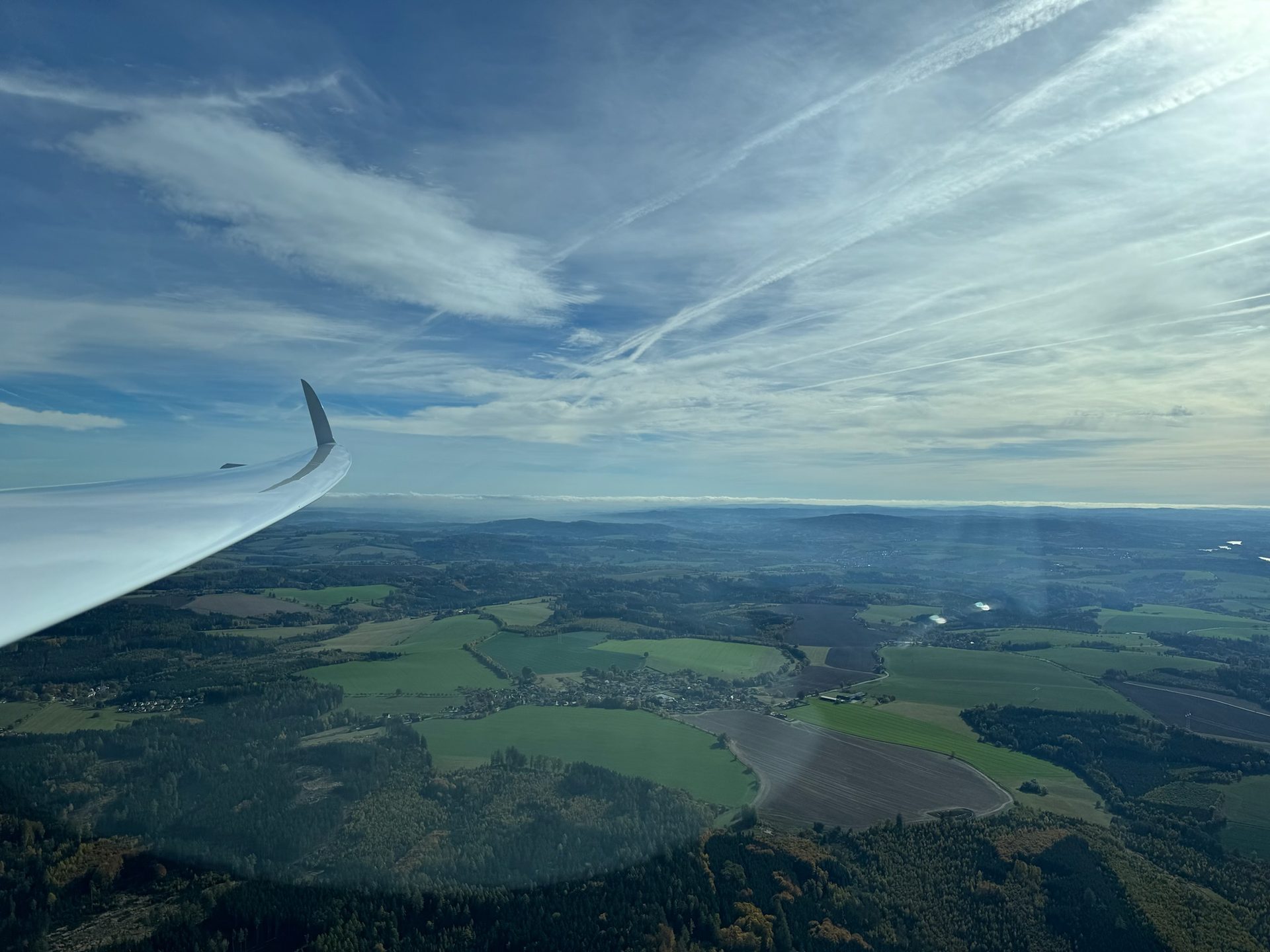 Plachtění nad krajinou