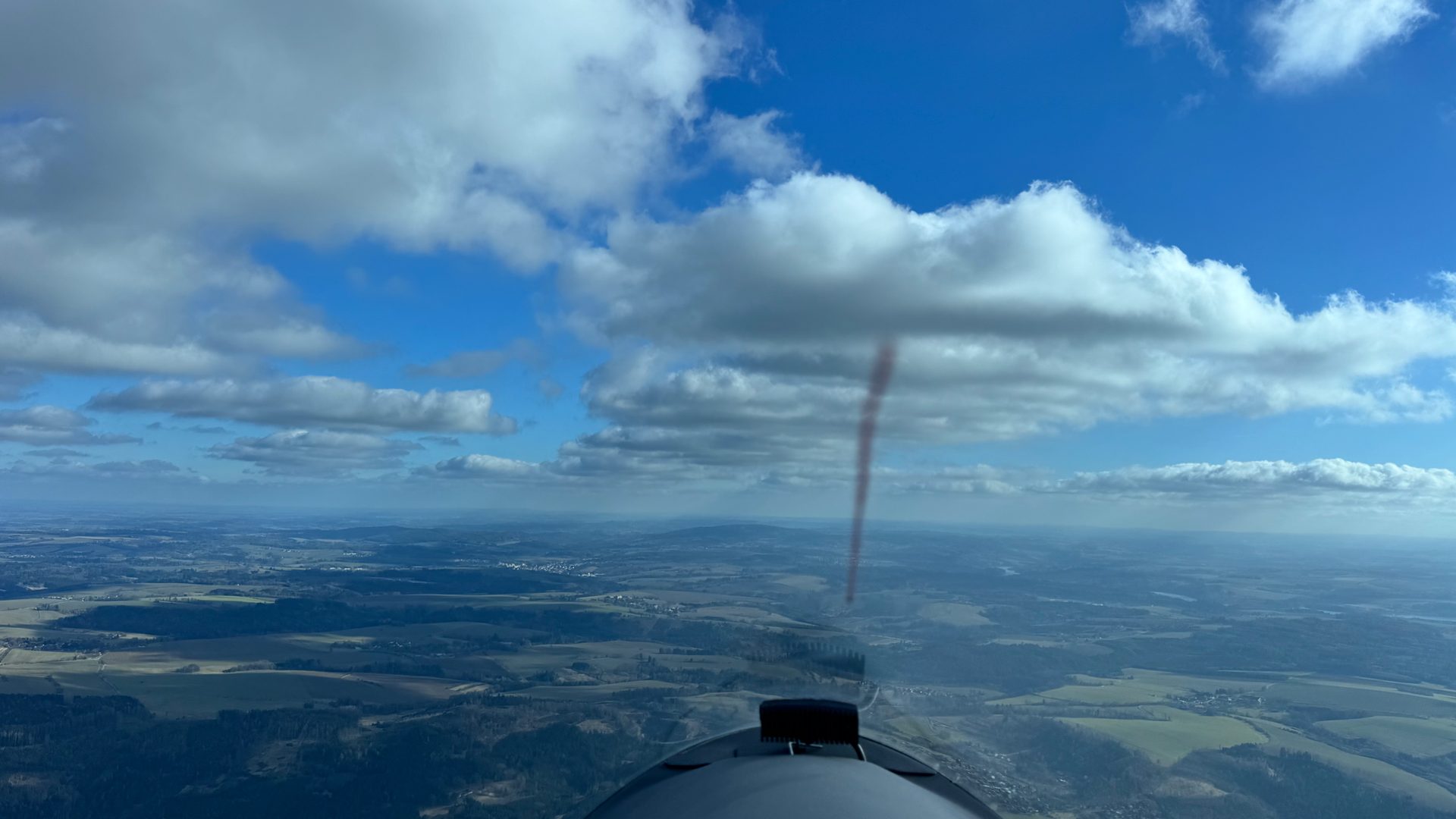 Pohled z kokpitu kluzáku